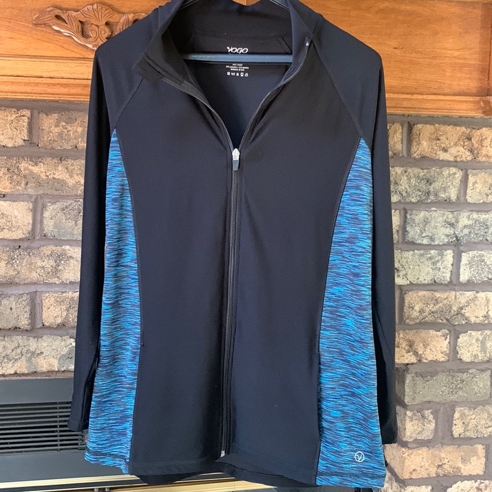 Womens Vogo athletica size large work out jacket.  Like new.  Super nice